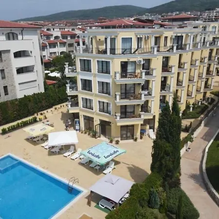 Apartment Horizon 13 'a' *